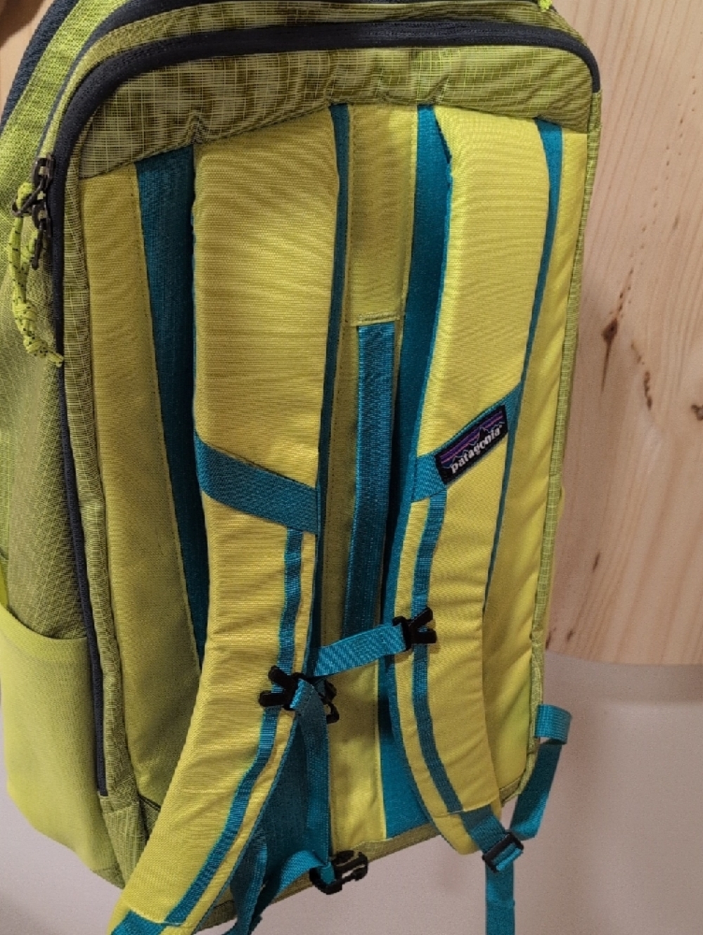 Patagonia Black Hole 32L Phosphorus/Green Backpack - Picture 2 of 6